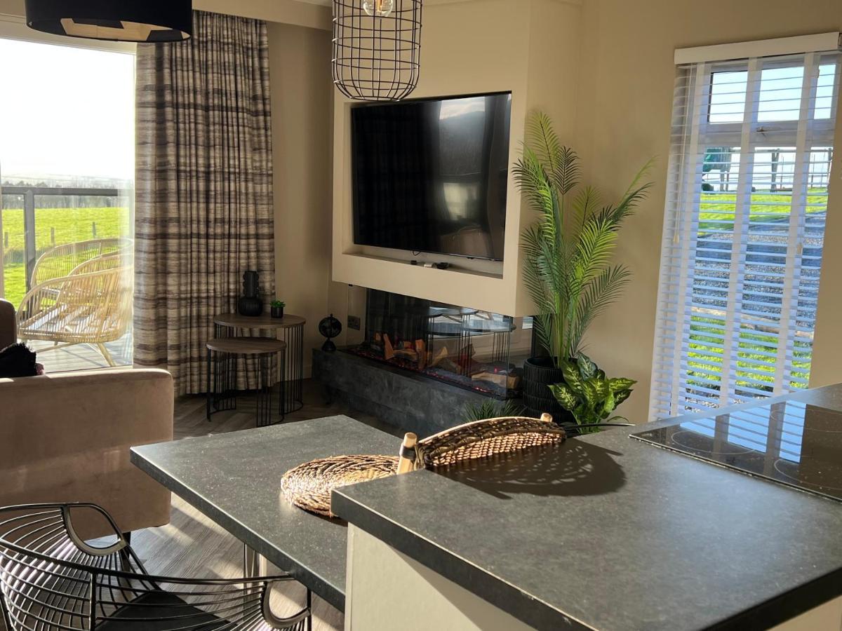 Loudoun Mains Luxury Lodges Newmilns المظهر الخارجي الصورة