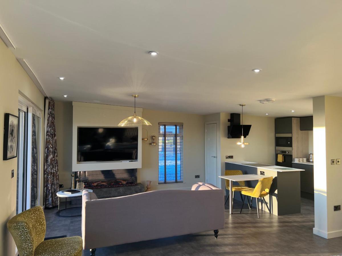 Loudoun Mains Luxury Lodges Newmilns المظهر الخارجي الصورة
