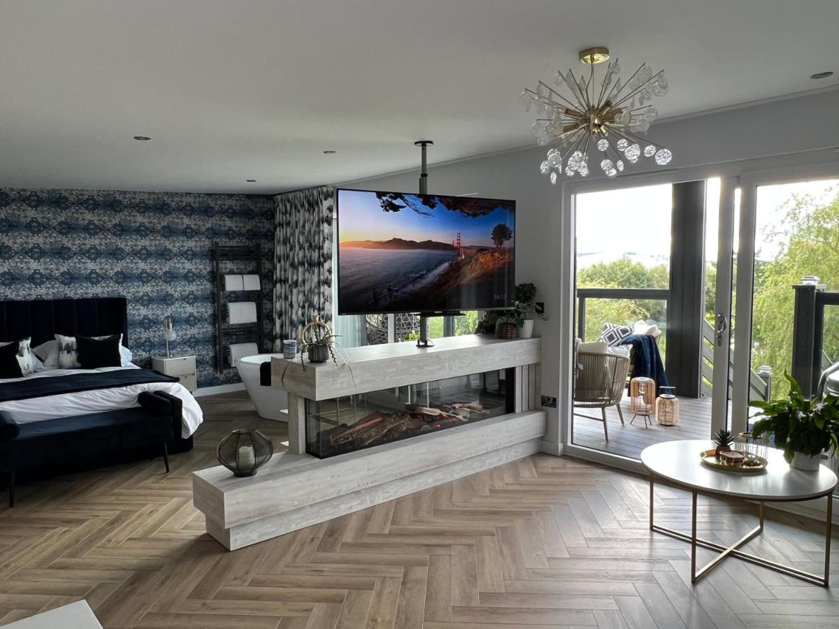 Loudoun Mains Luxury Lodges Newmilns المظهر الخارجي الصورة